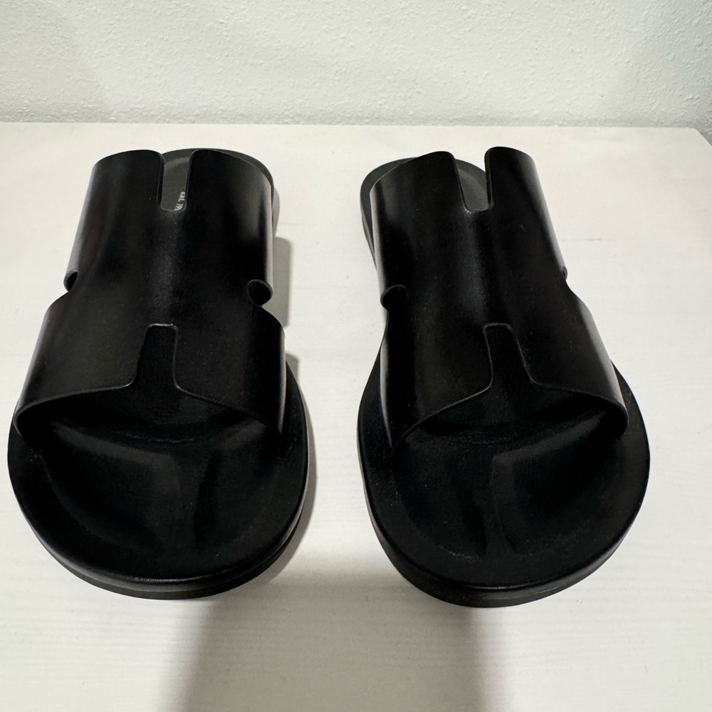 Black Minimal Slide Sandals